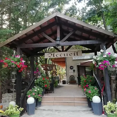 & Restaurant Le Chalvet Szálloda *
