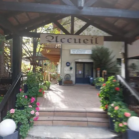 & Restaurant Le Chalvet Szálloda Embrun